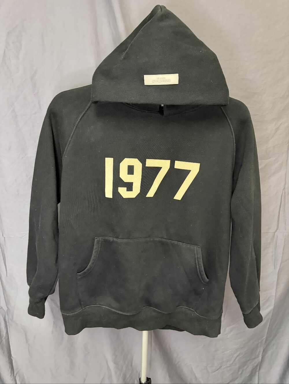 Essentials Fear of God Black 1977 Logo Pullover Hooded Hoodie Pockets M